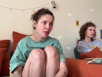 di_n_alex — вебкам-модель онлайн на chaturbate