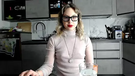 L_Sofia — вебкам-модель онлайн на stripchat