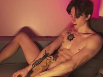 velvet_power — вебкам-модель онлайн на chaturbate