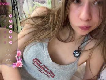 tinykisa — вебкам-модель онлайн на bongacams