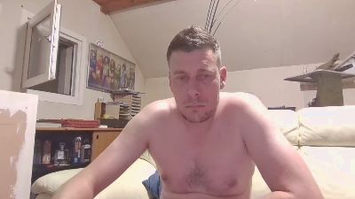 a_moure — Cam4 stream photo (Jul 2026)