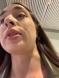 Holly_Play — Stripchat stream photo (Apr 2026)