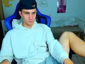 frank_mooree — вебкам-модель онлайн на chaturbate