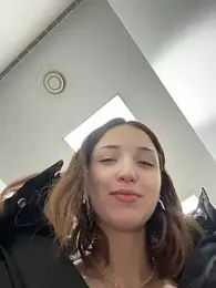 DollyTall — вебкам-модель онлайн на stripchat