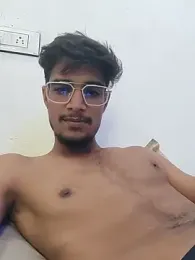 kaushikhotty — вебкам-модель онлайн на stripchat