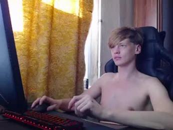 shyredstar — вебкам-модель онлайн на chaturbate