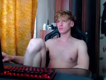 shyredstar — вебкам-модель онлайн на chaturbate