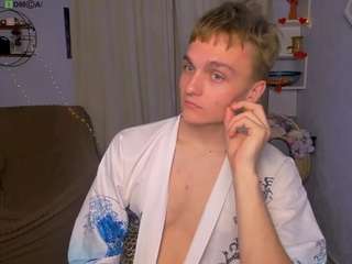 john-lik — Camsoda stream photo (Apr 2026)