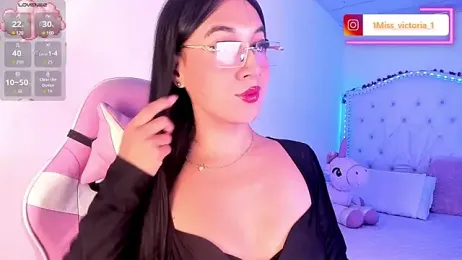 Victoria_west — Stripchat stream photo (Apr 2026)