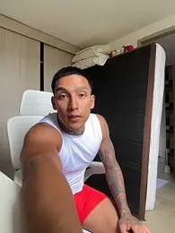 sendfer — вебкам-модель онлайн на stripchat