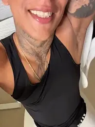 sendfer — вебкам-модель онлайн на stripchat