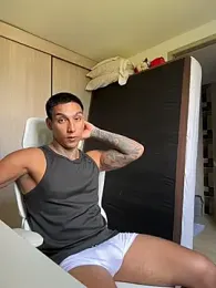 sendfer — вебкам-модель онлайн на stripchat