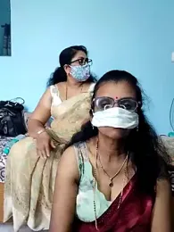 Kannadasexywifes — вебкам-модель онлайн на stripchat