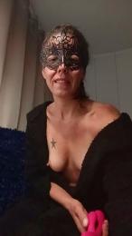 StoneLinda — Cam4 stream photo (Apr 2026)