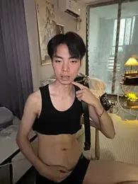 ZHYA5563 — вебкам-модель онлайн на stripchat