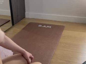 cutieeeeva — вебкам-модель онлайн на chaturbate