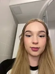 Baby_Tiny — вебкам-модель онлайн на stripchat