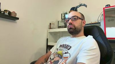 LoveBigTis — Cam4 stream photo (May 2026)