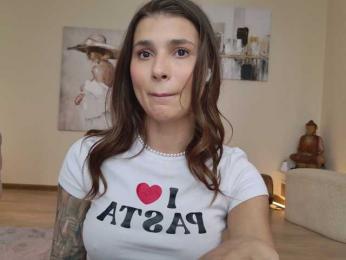 LennaGodess — вебкам-модель онлайн на bongacams