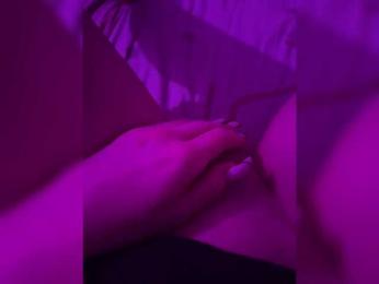 CocoTip — вебкам-модель онлайн на bongacams