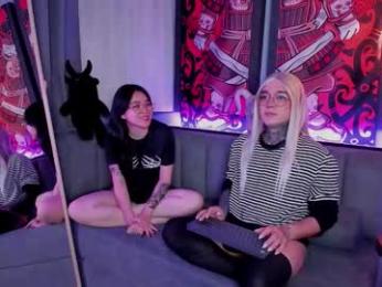 jadeykhada — вебкам-модель онлайн на chaturbate