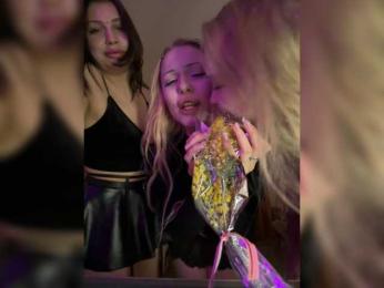 Iiiillllyyyy — вебкам-модель онлайн на bongacams