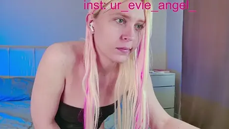 Evelyn_rabbit — Stripchat stream photo (Apr 2026)