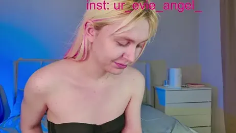 Evelyn_rabbit — Stripchat stream photo (Apr 2026)