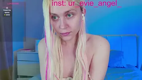 Evelyn_rabbit — Stripchat stream photo (Apr 2026)