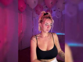 -AmazingBlonde- — Bongacams stream photo (Mar 2026)