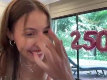 wanda_robinson — вебкам-модель онлайн на chaturbate