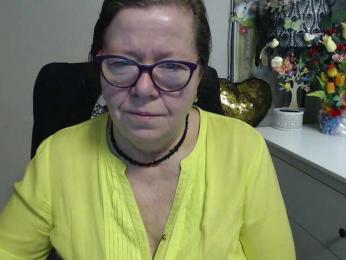flirty-adele — bongacams