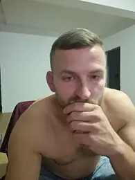mikhael999 — вебкам-модель онлайн на stripchat