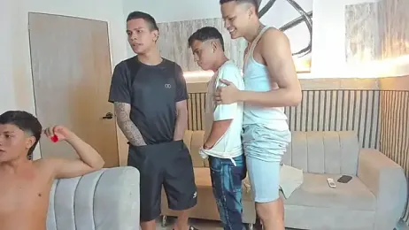 friendslikeplay — вебкам-модель онлайн на stripchat