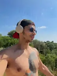 David_Tresh5 — вебкам-модель онлайн на stripchat