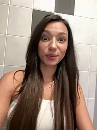 -_MiaQueen_- — вебкам-модель онлайн на stripchat