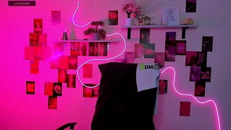 travis_wolf_ — Stripchat stream photo (Apr 2026)