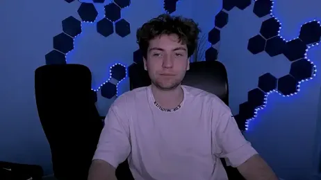 travis_wolf_ — Stripchat stream photo (Apr 2026)