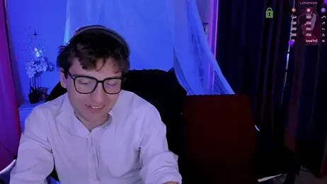 travis_wolf_ — Stripchat stream photo (Apr 2026)