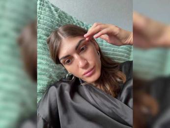 KamillaRuss — вебкам-модель онлайн на bongacams