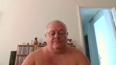 philou75xxx — Cam4 stream photo (Mar 2026)