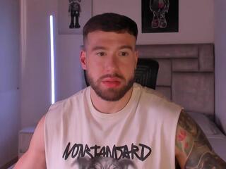 Mike Skip — вебкам-модель онлайн на flirt4free