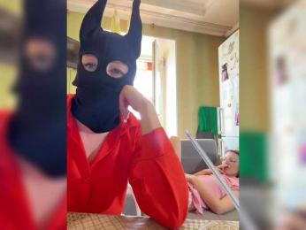 DoubleTalk — вебкам-модель онлайн на bongacams