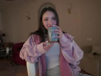 asvna — вебкам-модель онлайн на chaturbate