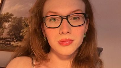 Emma — вебкам-модель онлайн на skyprivate