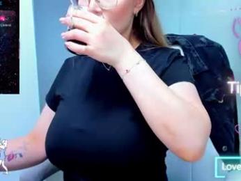 evelyne_rose — Chaturbate stream photo (Jul 2026)