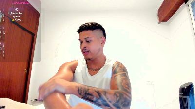 JohanSmith__ — вебкам-модель онлайн на cam4