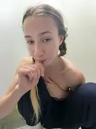 Lia-see-ya — Stripchat stream photo (Sep 2026)
