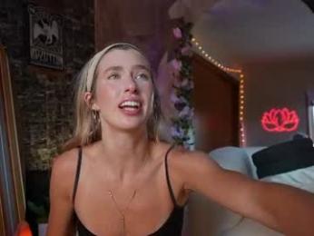 lucy_gooosey — chaturbate