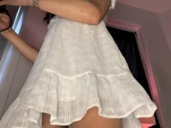 lia_hdz — вебкам-модель онлайн на chaturbate